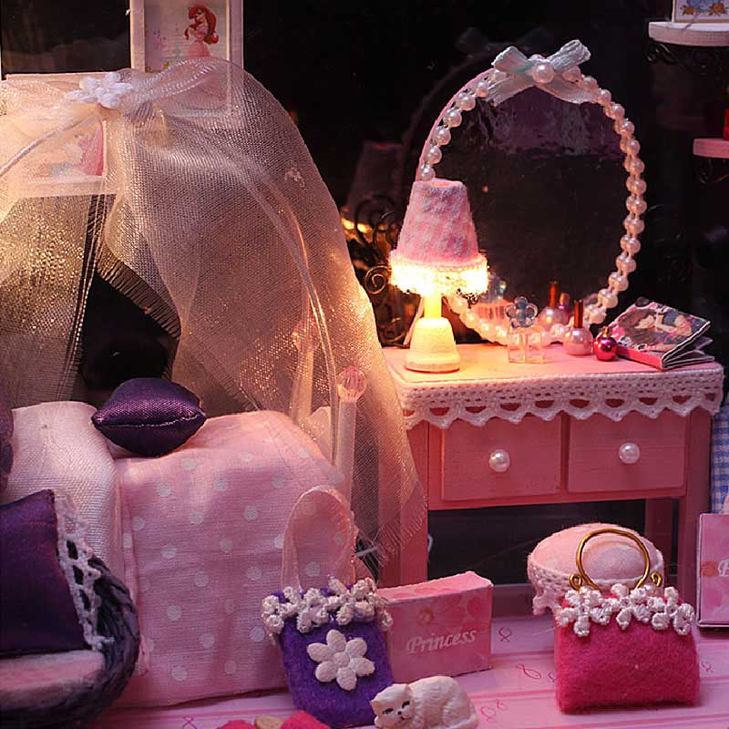 Cuteroom 1:32Dollhouse Miniature DIY Kit with Cover LED Light Dream Princess Room