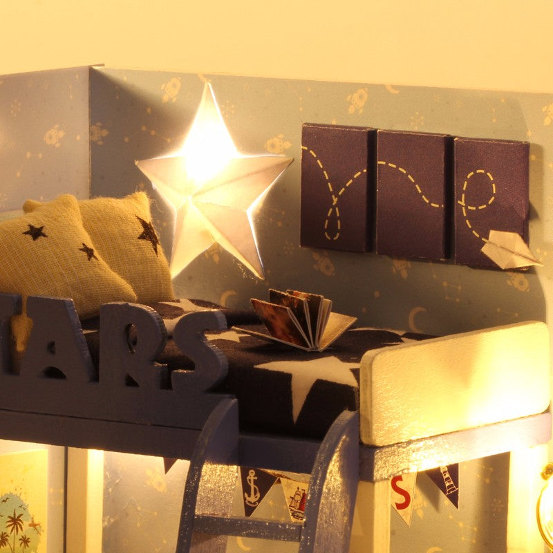 Cuteroom 1:32Dollhouse DIY Kit Light With Cover Starry Sky Adventure Stand Joint Model