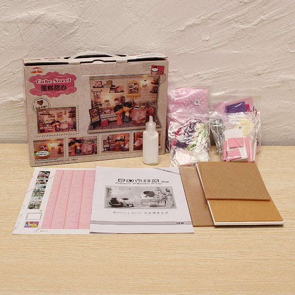 Cuteroom 1:32Dollhouse Miniature DIY Kit with Cover LED Light Dream Princess Room